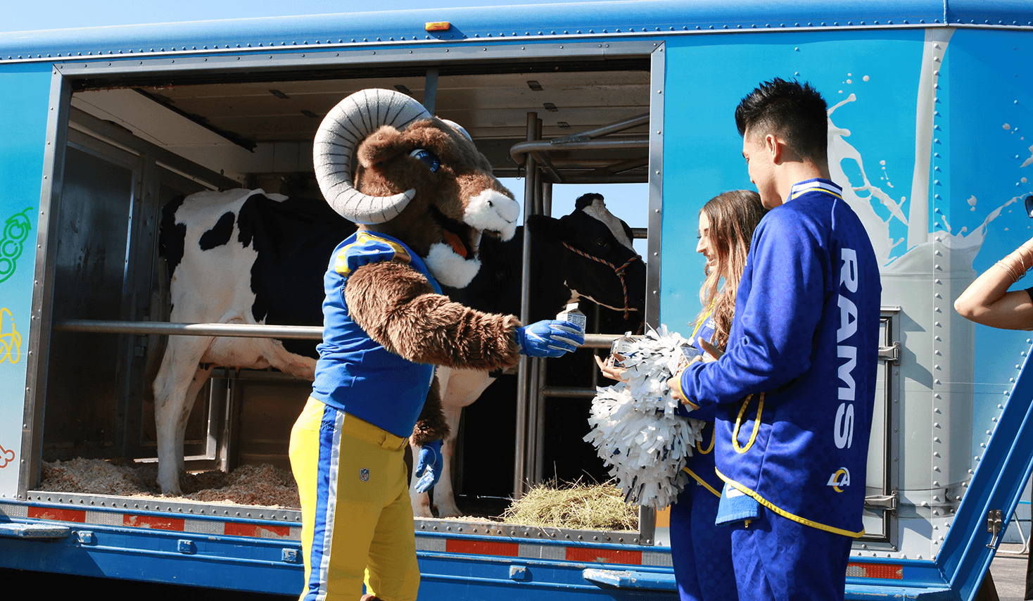 MDC_LARams_MultimediaImageCarousel